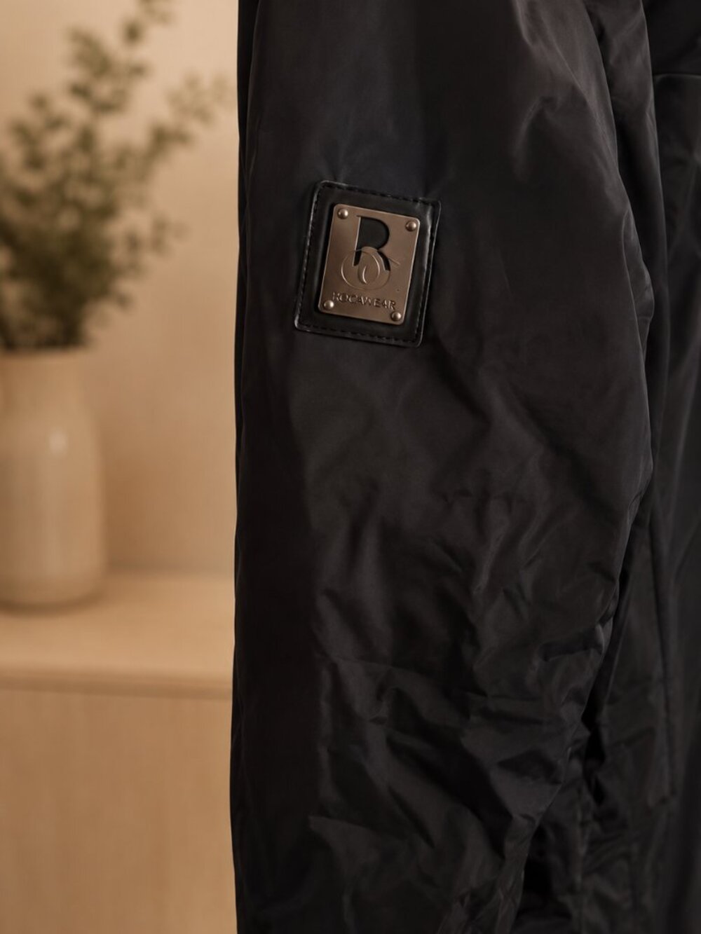 Rocawear Classic Black Hooded Parka Jacket Women's Medium M Winter Coat - Picture 5 of 8